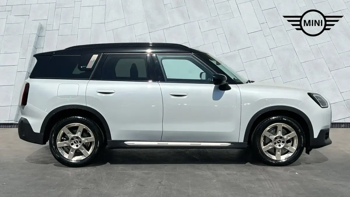 Used Mini Countryman Exclusive 218 HP (160 kW) 2024 White SUV