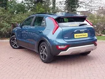 Gebraucht Kia Niro 139 PS (102 kW) 2023 Blau SUV