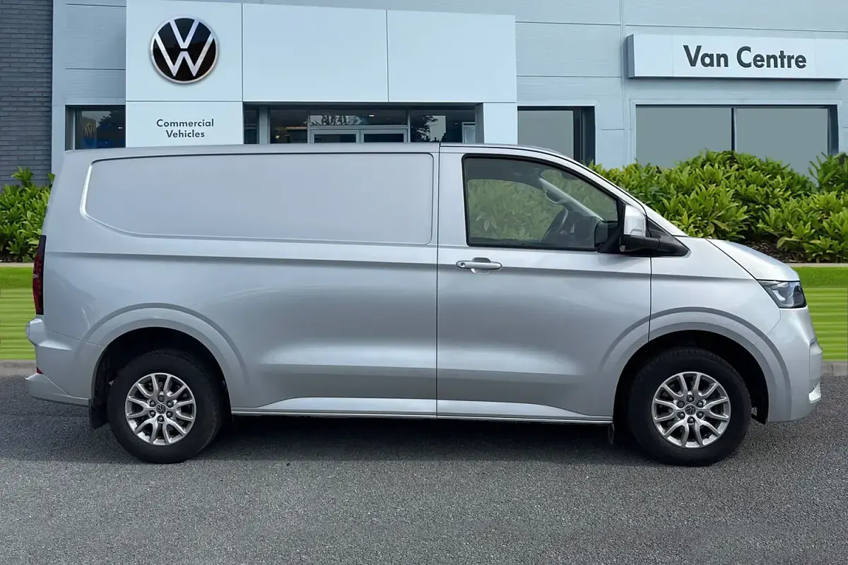 Usado VW Transporter Pro 110 CV (80 kW) 2025 Gris Van