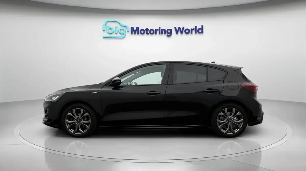 Used Ford Focus ST-Line 155 HP (114 kW) 2023 Black Hatchback