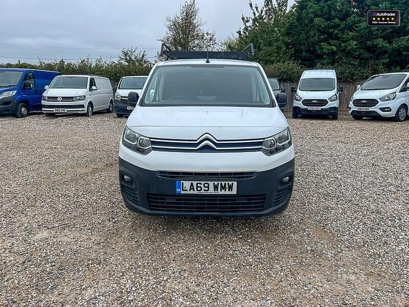 Used Citroën Berlingo PureTech 110 HP (80 kW) 2020 White MPV