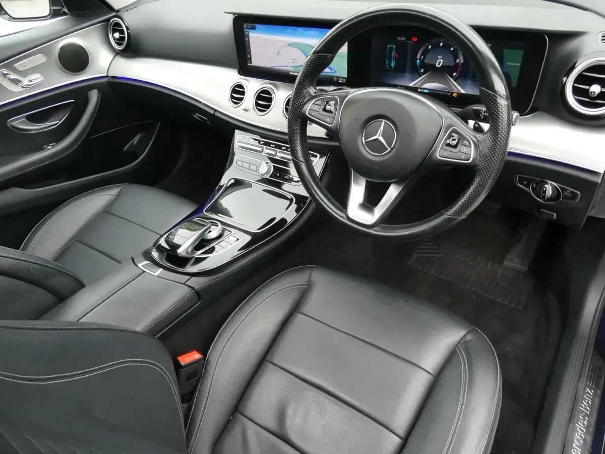 Usado Mercedes E220 Premium 2016 Azul Sedan
