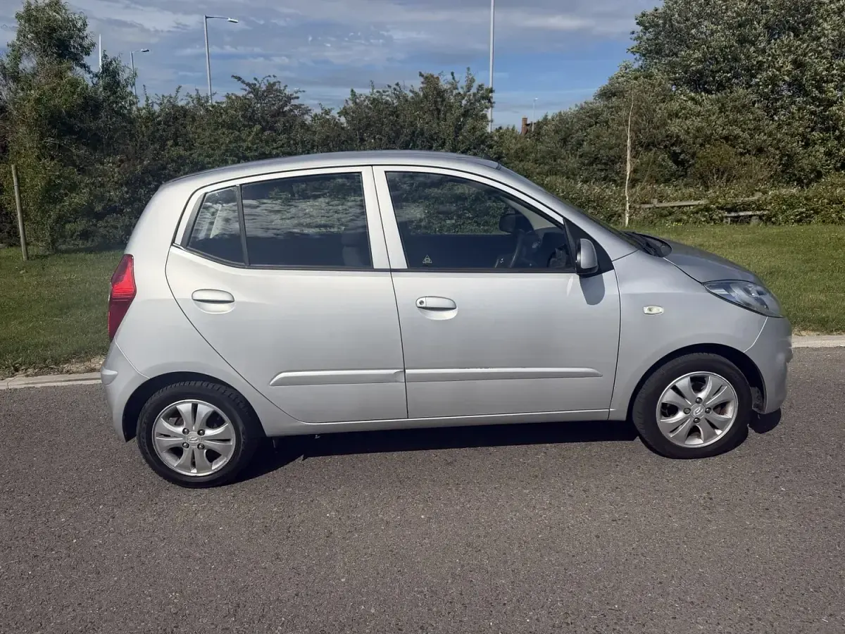 Used Hyundai i10 Active 2013 Silver Hatchback