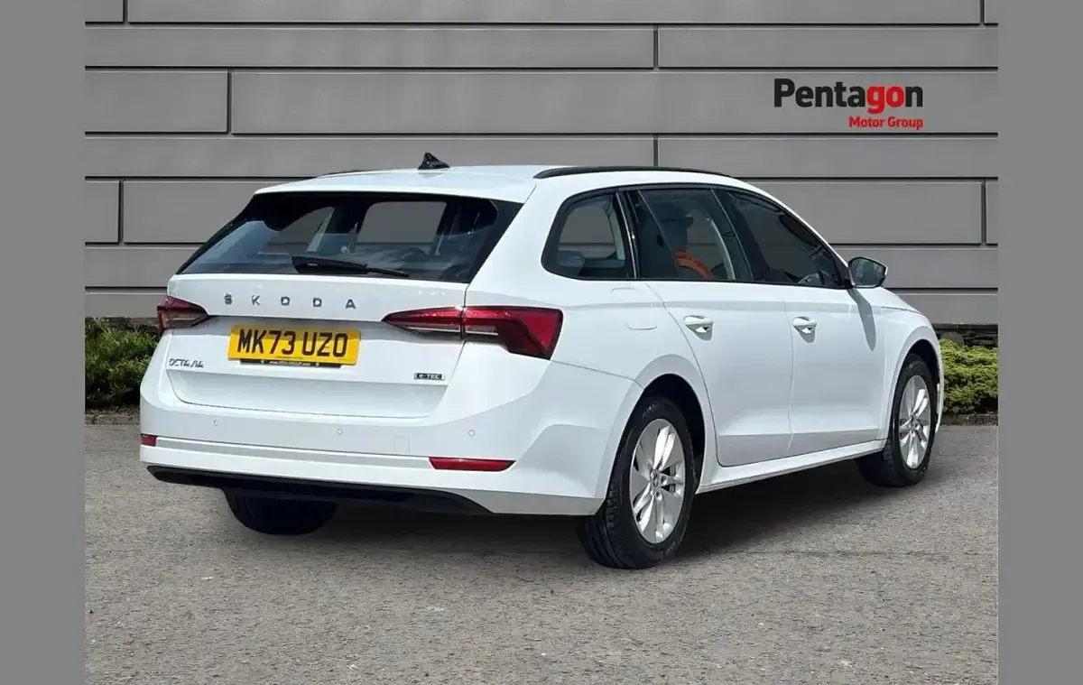 Usado Skoda Octavia SE 108 CV (79 kW) 2023 Blanco Familiar
