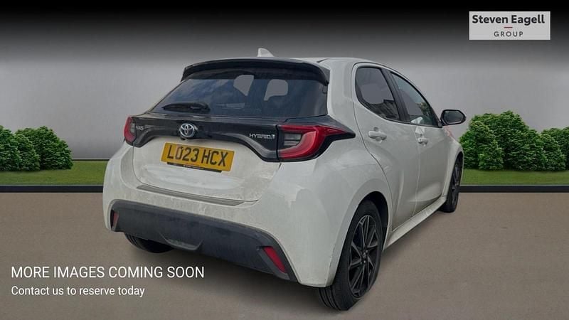 Used Toyota Yaris Hybrid Design 2023 White Hatchback