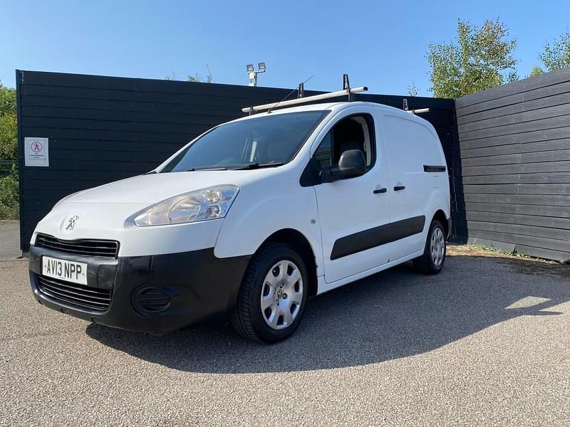 White Used 2013 Peugeot Partner MPV | £2,495 (Fair price) - Image 1/4