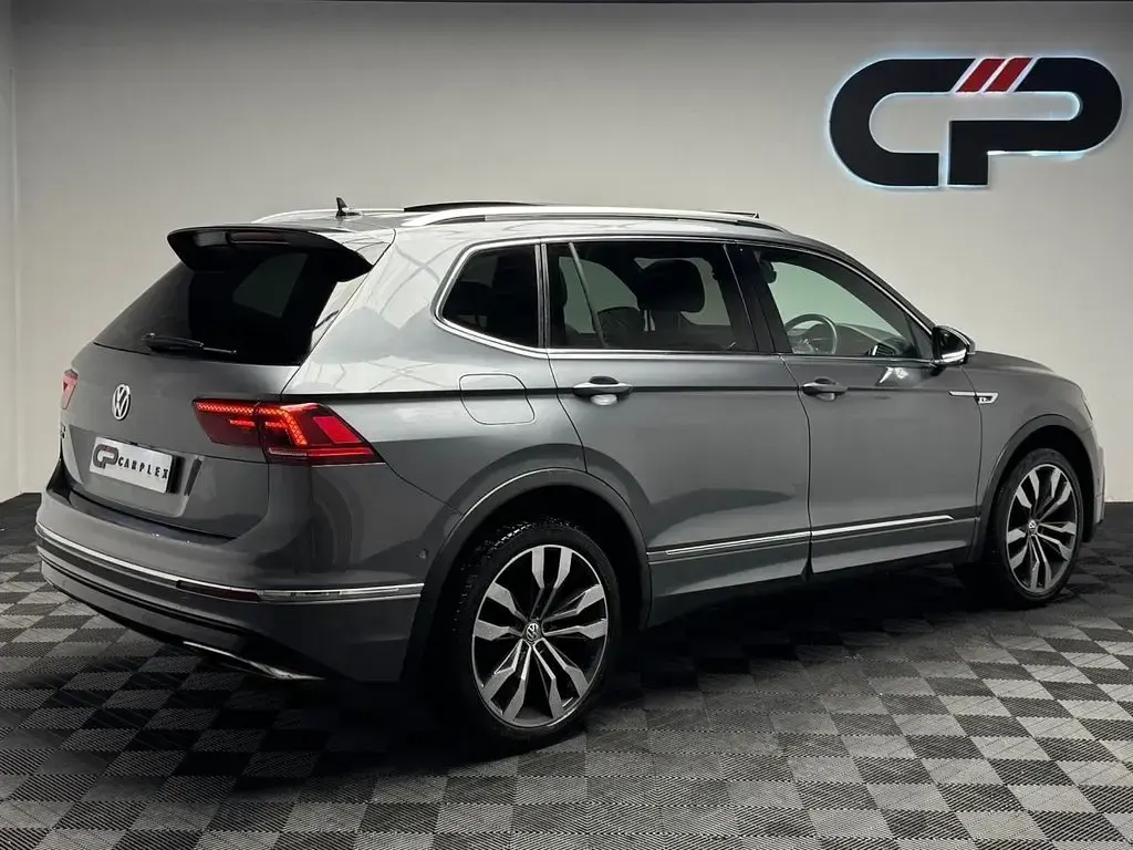 Usado VW Tiguan Allspace R-line 150 HP (110 kW) 2020 Cinzento SUV