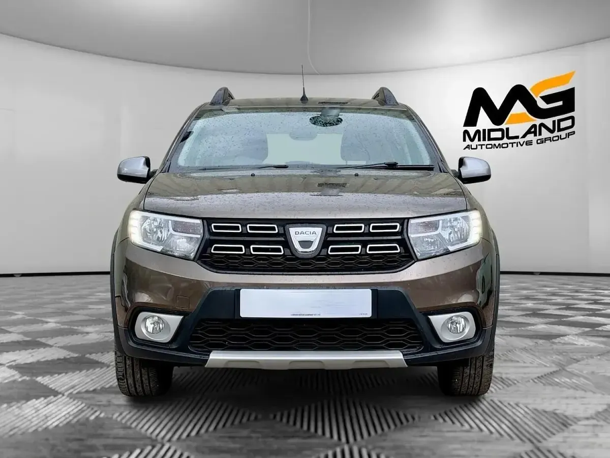 Used Dacia Sandero Comfort 90 HP (66 kW) 2018 Brown Hatchback