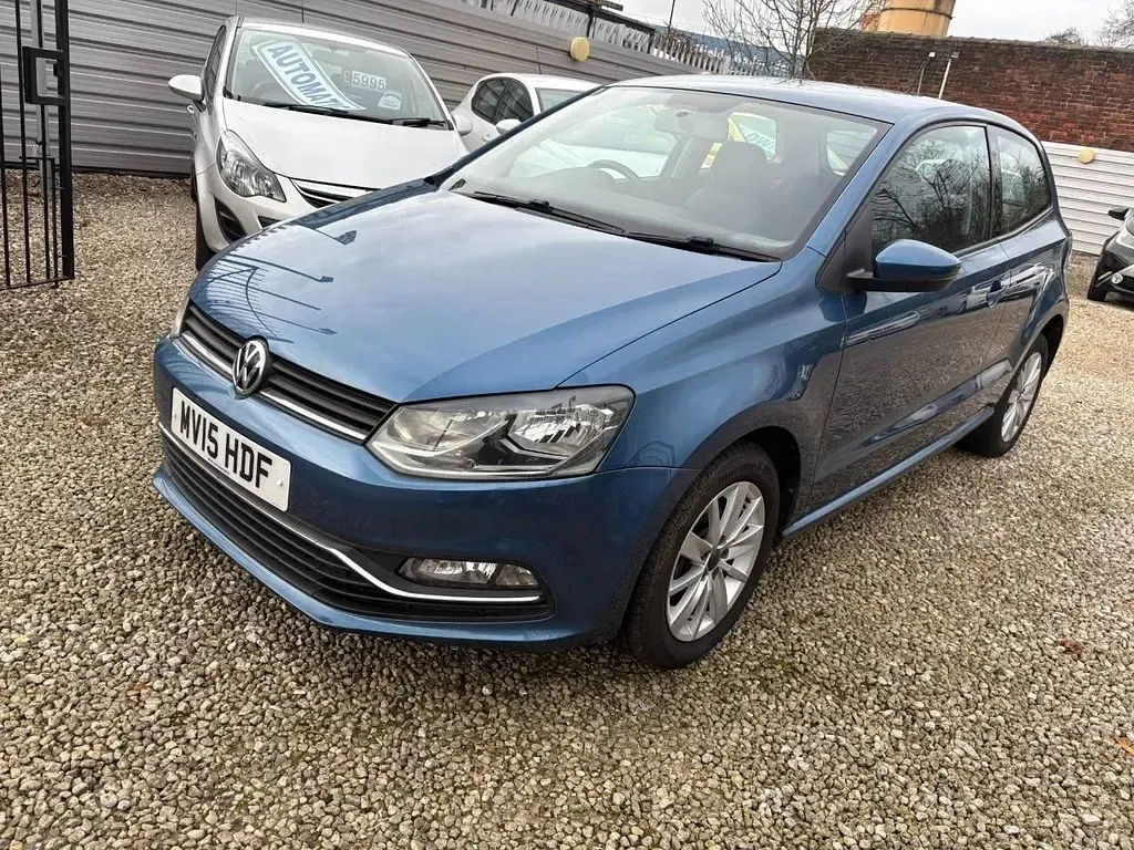 Used VW Polo SE 90 HP (66 kW) 2015 Blue Hatchback
