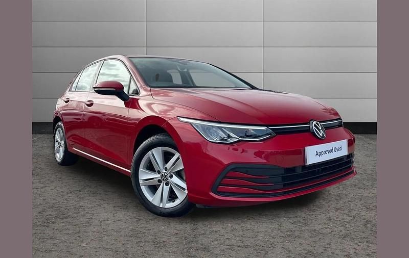 Used VW Golf VIII Life 128 HP (94 kW) 2022 Red Hatchback