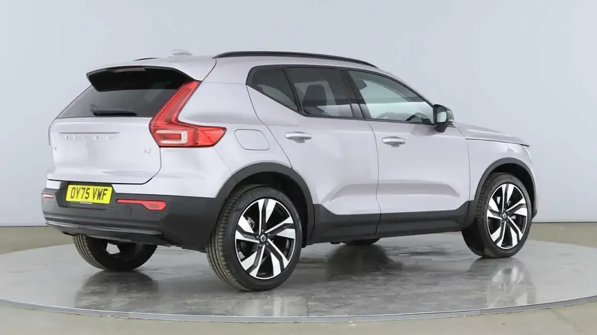 New Volvo XC40 Ultra 161 HP (118 kW) 2025 Silver SUV