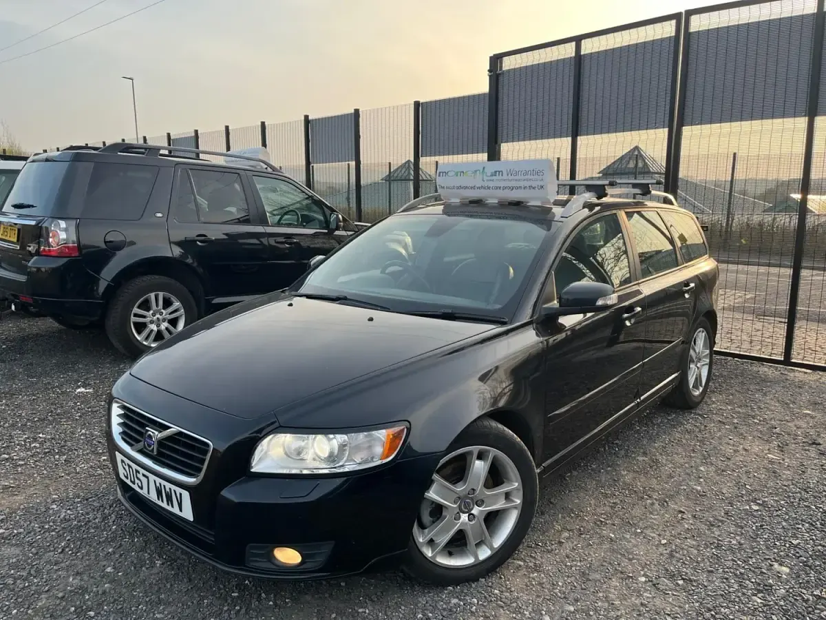 Usado Volvo V50 SE Lux 136 CV (100 kW) 2007 Negro Familiar
