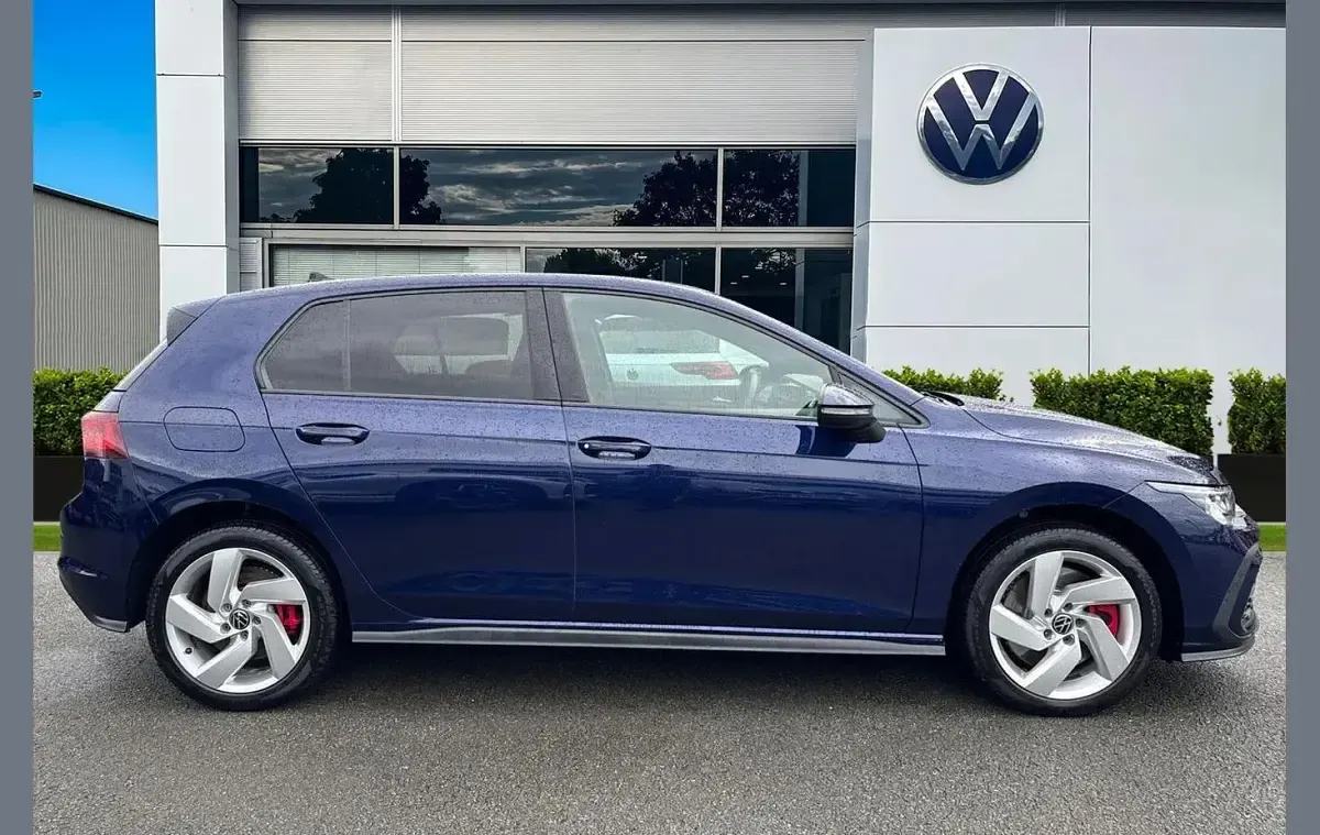 Used VW Golf VIII GTE 245 HP (180 kW) 2021 Blue Hatchback