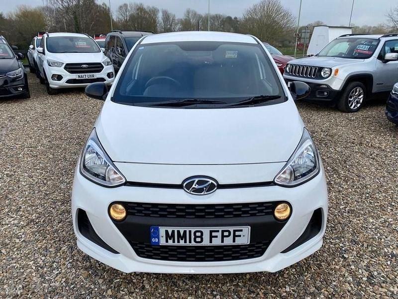 Used Hyundai i10 GO! 66 HP (48 kW) 2018 White Hatchback