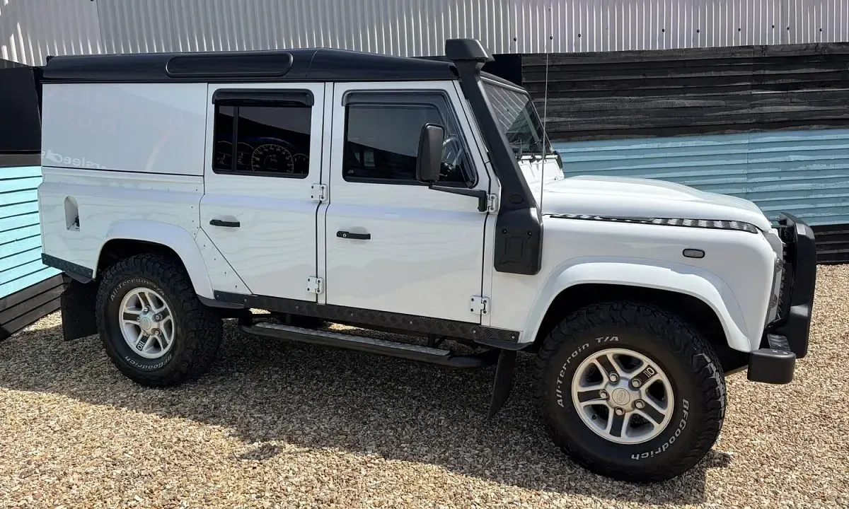 Used Land Rover Defender 2015 White Estate
