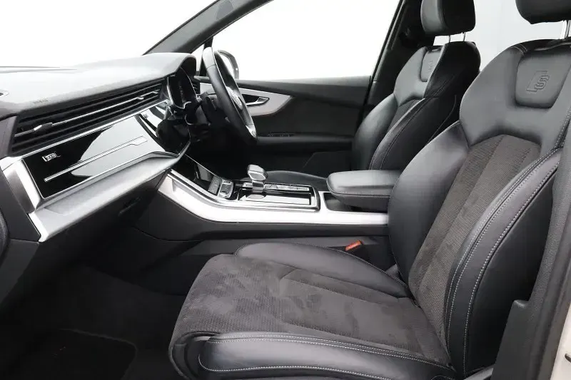 Usado Audi Q7 S-Line 340 CV (250 kW) 2022 Beige SUV