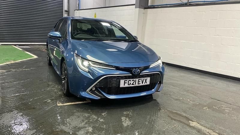 Used Toyota Corolla 122 HP (89 kW) 2021 Blue Hatchback