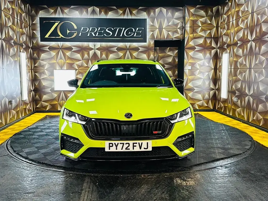 Used Skoda Octavia vRS 245 HP (180 kW) 2022 Green Estate