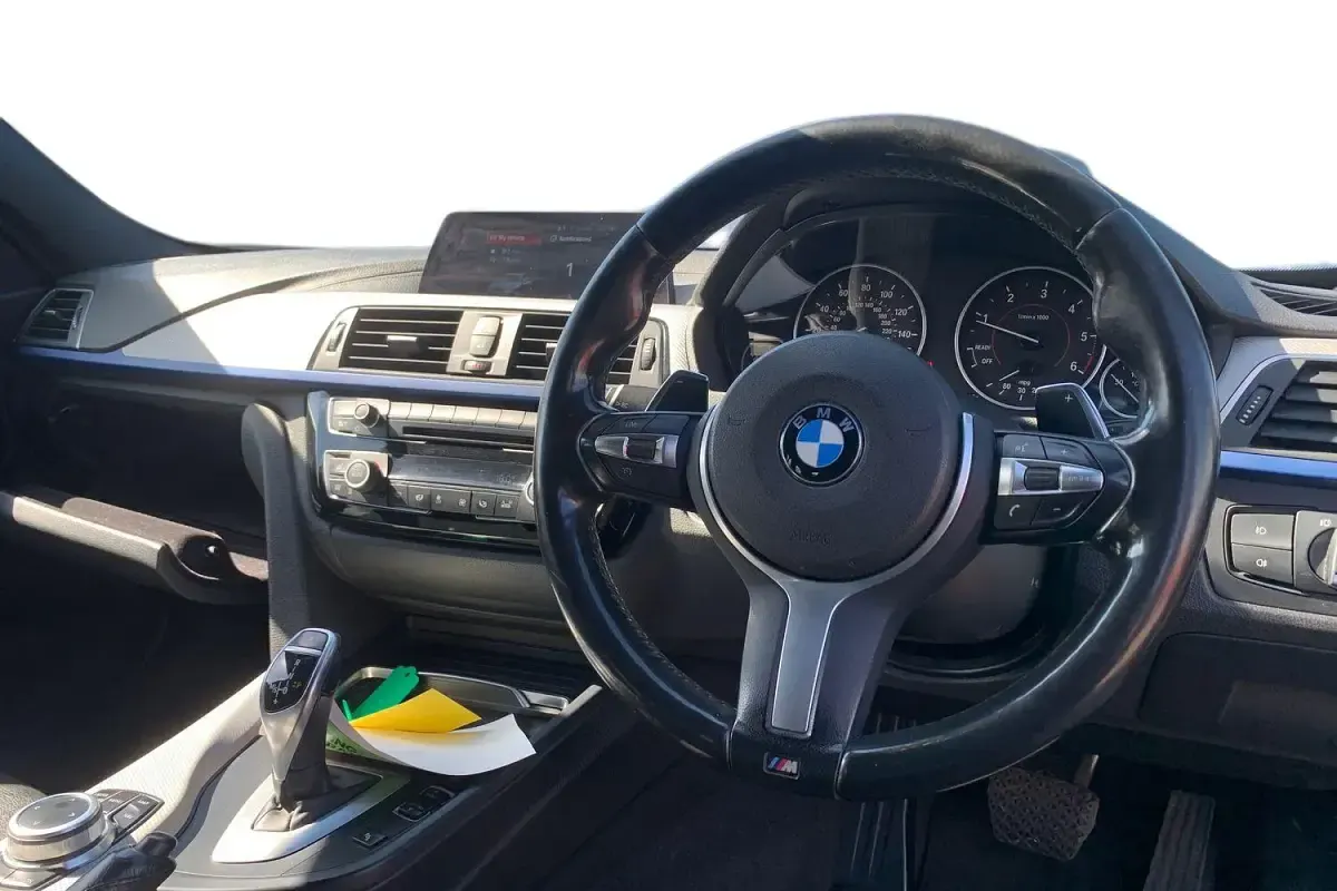 Used BMW 320 Comfort Edition 190 HP (139 kW) 2018 Blue Estate