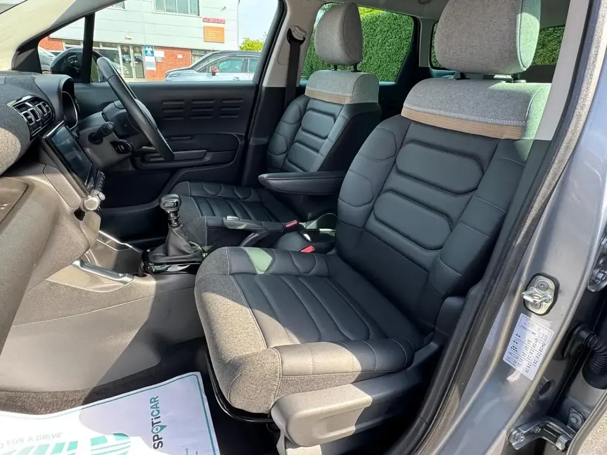 Used Citroën C3 Aircross PureTech 110 HP (80 kW) 2023 Grey SUV