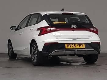 Used Hyundai i20 Advanced 100 HP (73 kW) 2025 White Hatchback