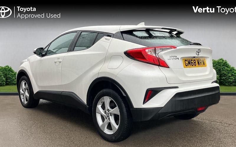 Used Toyota C-HR 116 HP (85 kW) 2019 White SUV