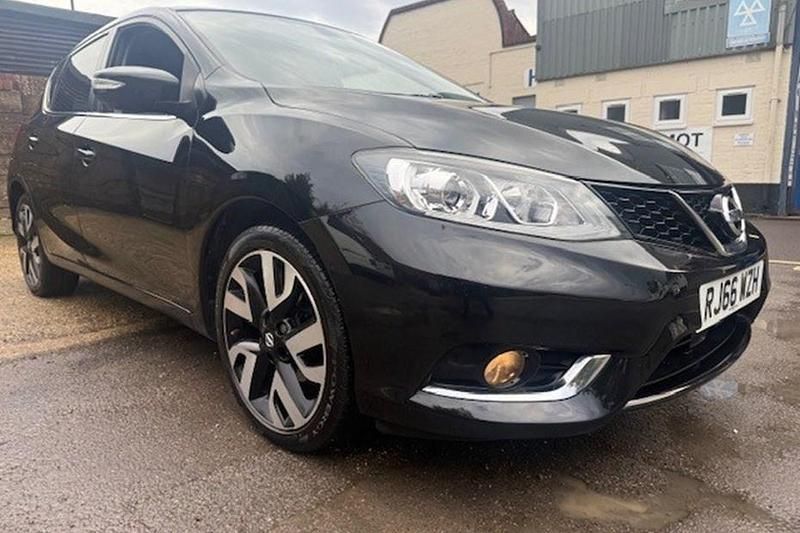 Black Used 2016 Nissan Pulsar Tekna Hatchback | £5,495 (Fair price) - Image 1/1