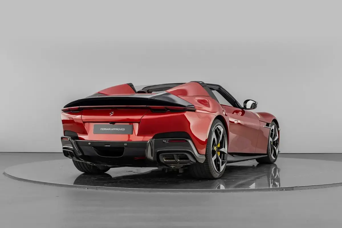 New Ferrari 12 Cilindri 830 HP (610 kW) 2026 Red Cabriolet