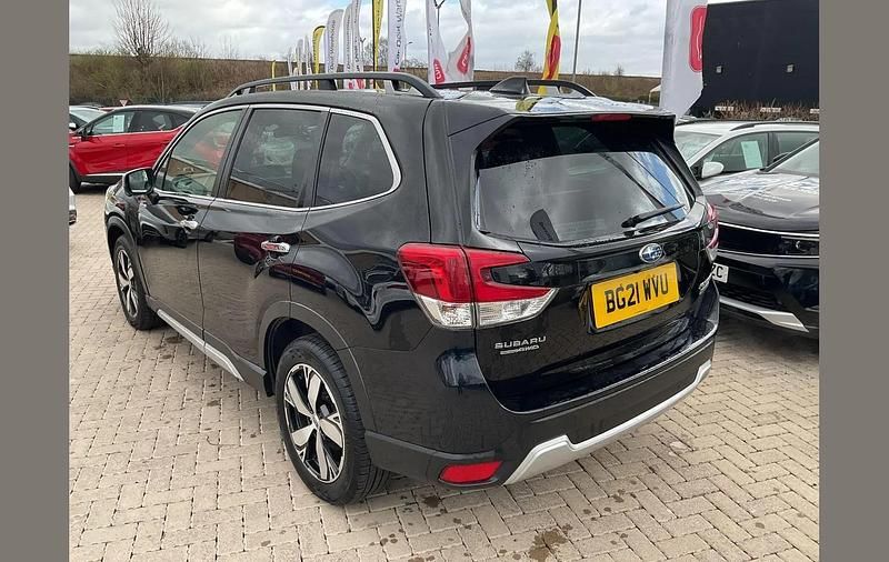 Used Subaru Forester Premium 147 HP (108 kW) 2021 Black SUV