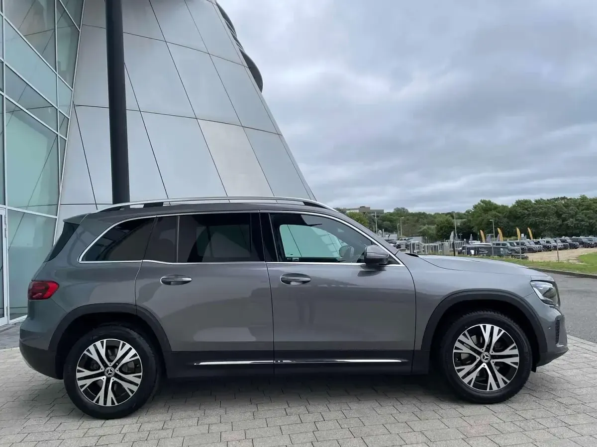 Used Mercedes GLB200 Executive 163 HP (119 kW) 2025 Grey SUV