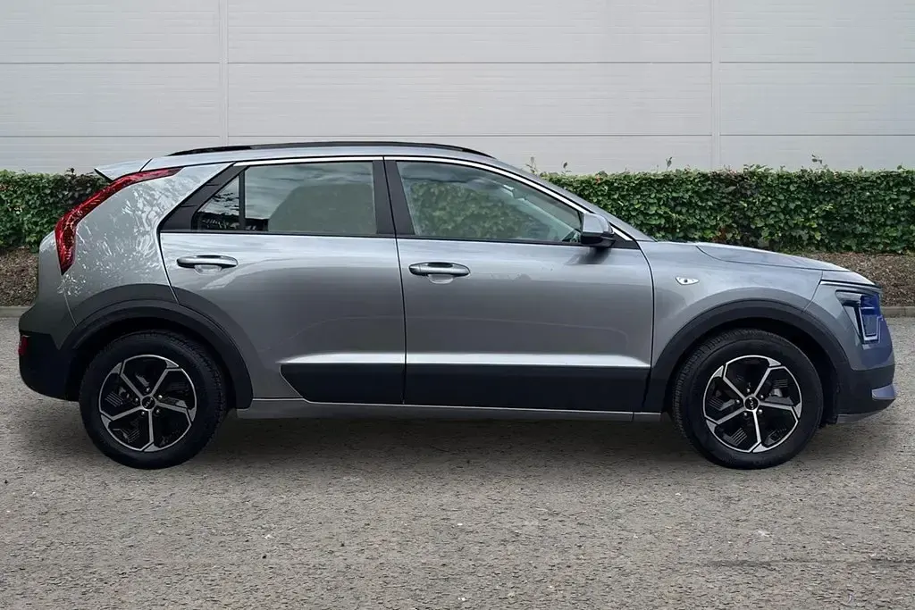 Usado Kia Niro 2023 Gris SUV