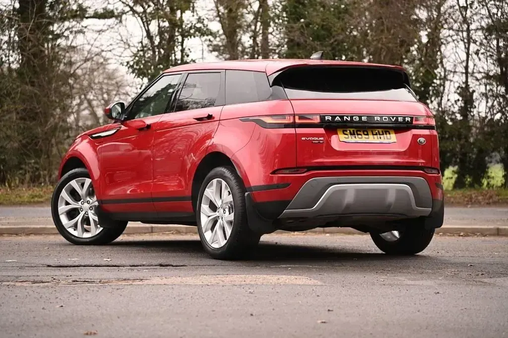 Begagnad Land Rover Range Rover evoque SE 180 HK (132 kW) 2019 Röd SUV