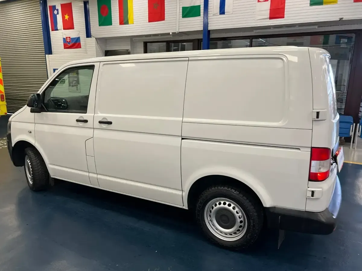 Second-hand VW Transporter Startline 140 CP (102 kW) 2015 Alb Van
