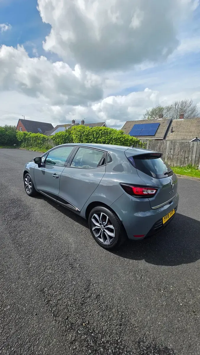 Begagnad Renault Clio IV Urban 2018 Grå Halvkombi