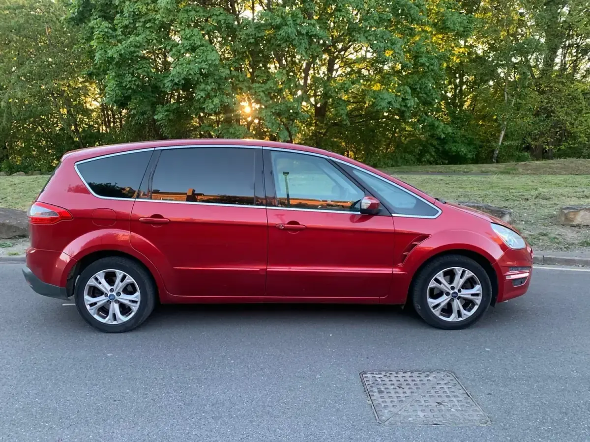 Usado Ford S-MAX Titanium 140 HP (102 kW) 2014 Vermelho Monovolume