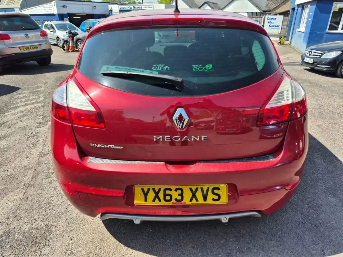 Używany Renault Mégane III 2013 Czerwony Hatchback