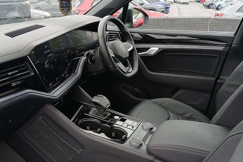 Image 2/4