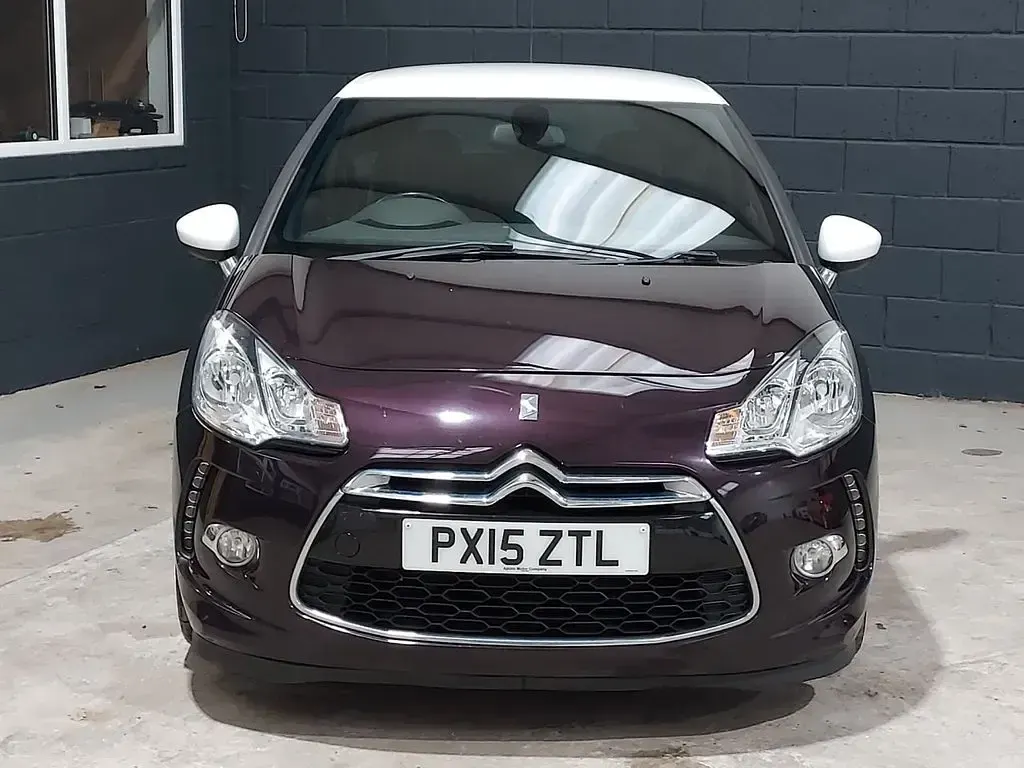 Used Citroën DS3 2015 Mauve/purple Hatchback