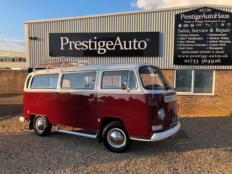 Used VW Transporter Classicline 1968 Red over white Van