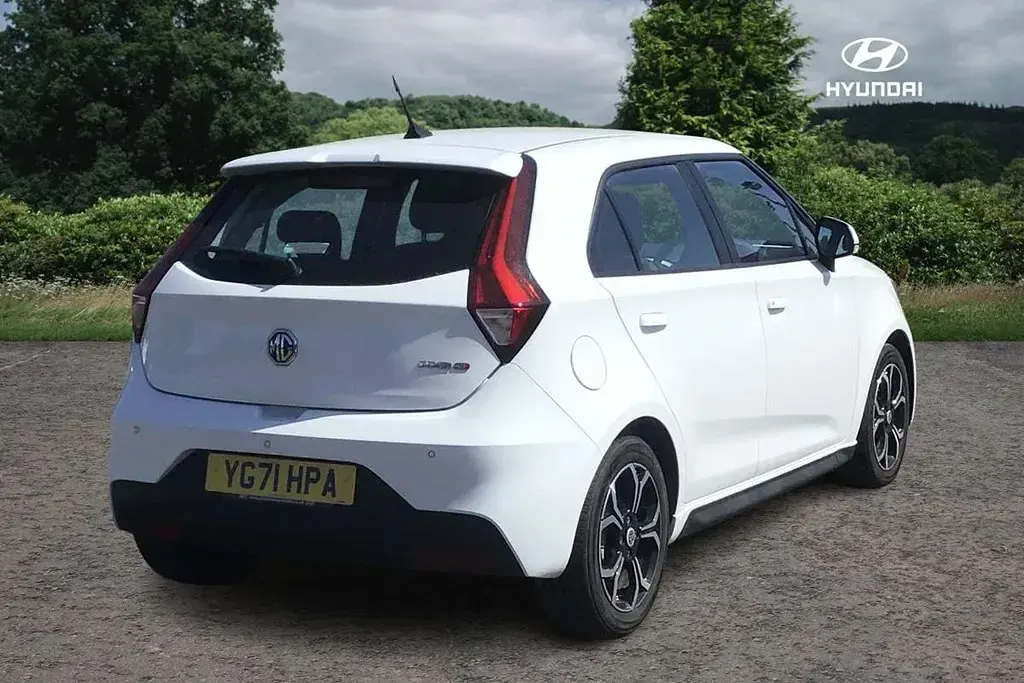 Used MG MG3 Exclusive 106 HP (77 kW) 2022 White Hatchback