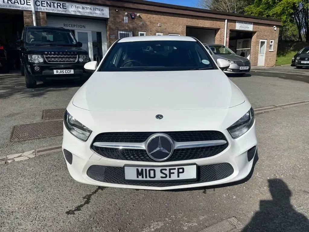 Used Mercedes A180 SE 136 HP (100 kW) 2020 White Hatchback