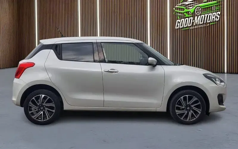 Used Suzuki Swift SZ5 83 HP (61 kW) 2023 White Hatchback