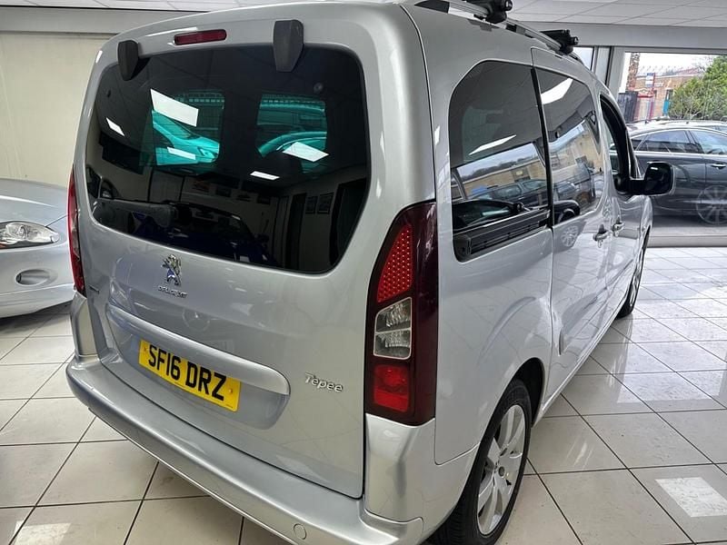 Used Peugeot Partner Tepee Active 75 HP (55 kW) 2016 Silver MPV