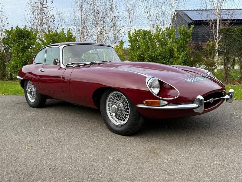 Usado Jaguar E-Type 265 CV (194 kW) 1968 Marrón Coupe