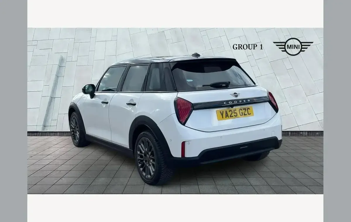Used Mini Cooper Classic 147 kW (200 HP) 2025 White Hatchback