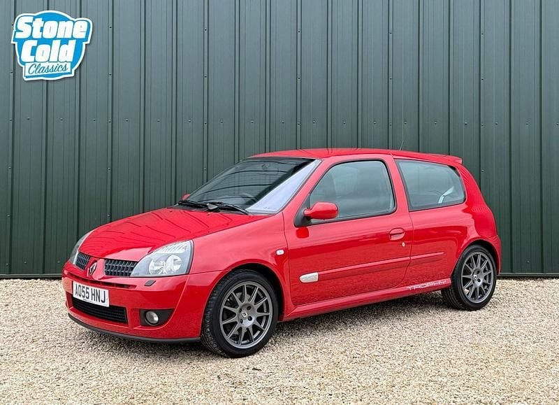 Used Renault Clio II Trophy 2005 Red Hatchback