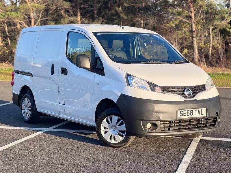 White Used 2019 Nissan NV200 Acenta Van | £4,495 (Fair price) - Image 1/4