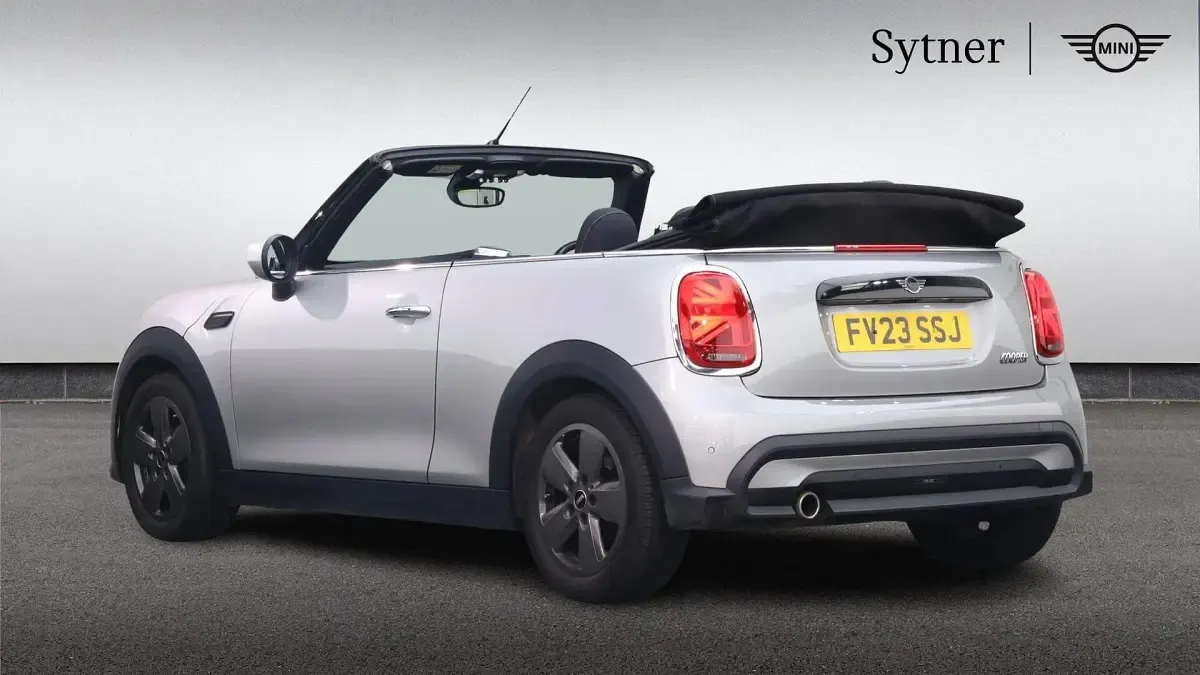 Used Mini Cooper Classic 134 HP (98 kW) 2023 Silver Hatchback