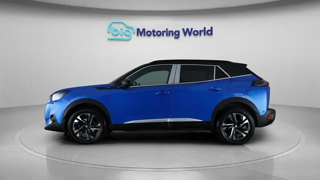 Used Peugeot 2008 GT 130 HP (95 kW) 2022 Blue SUV