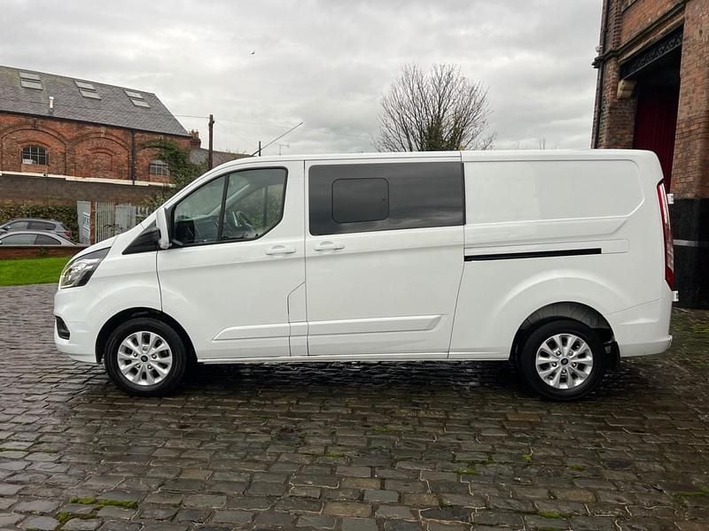 Used Ford Transit Custom Limited 130 HP (95 kW) 2022 White Van